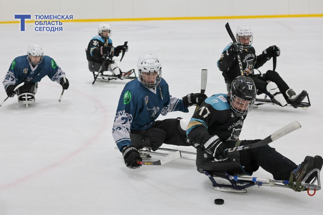 В Тюмени состоялся товарищеский турнир по следж-хоккею
