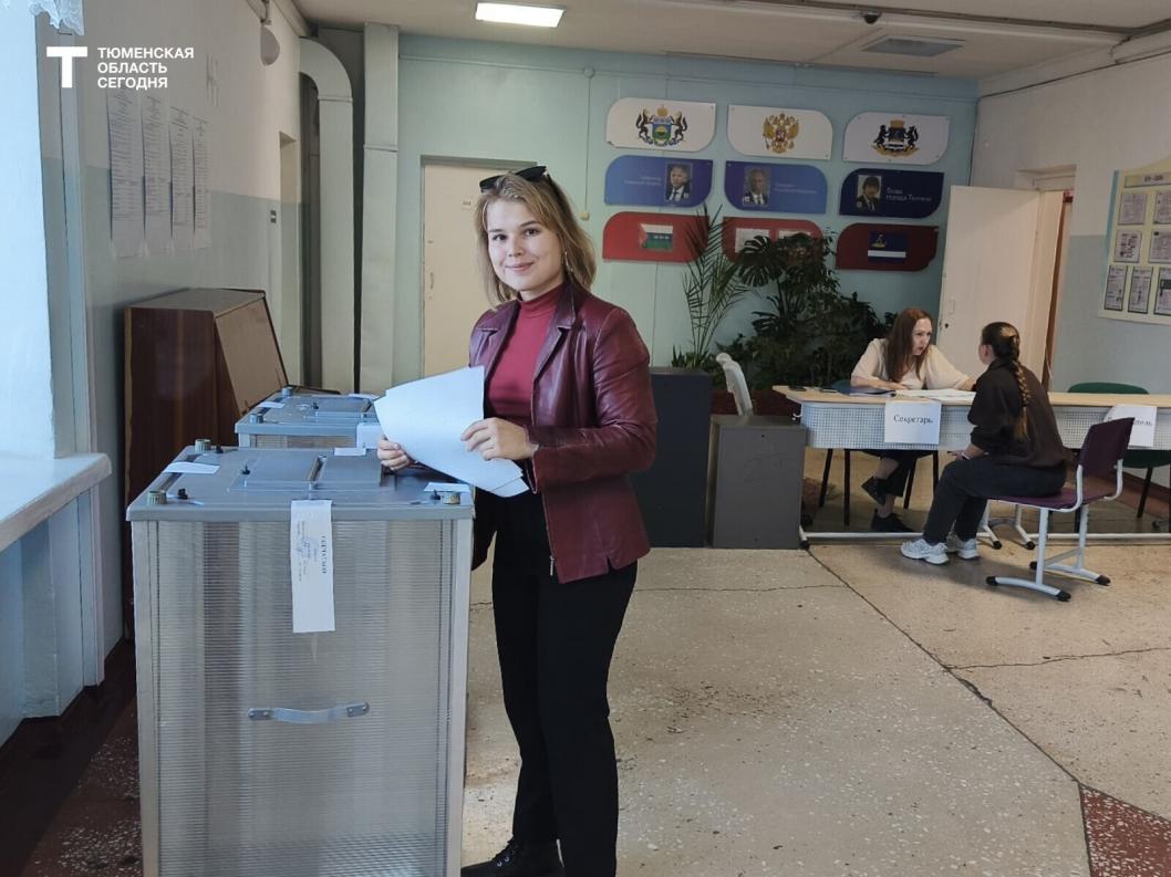«Пора заглянуть за голубую штору»: тюменка рассказала о своем первом голосовании
