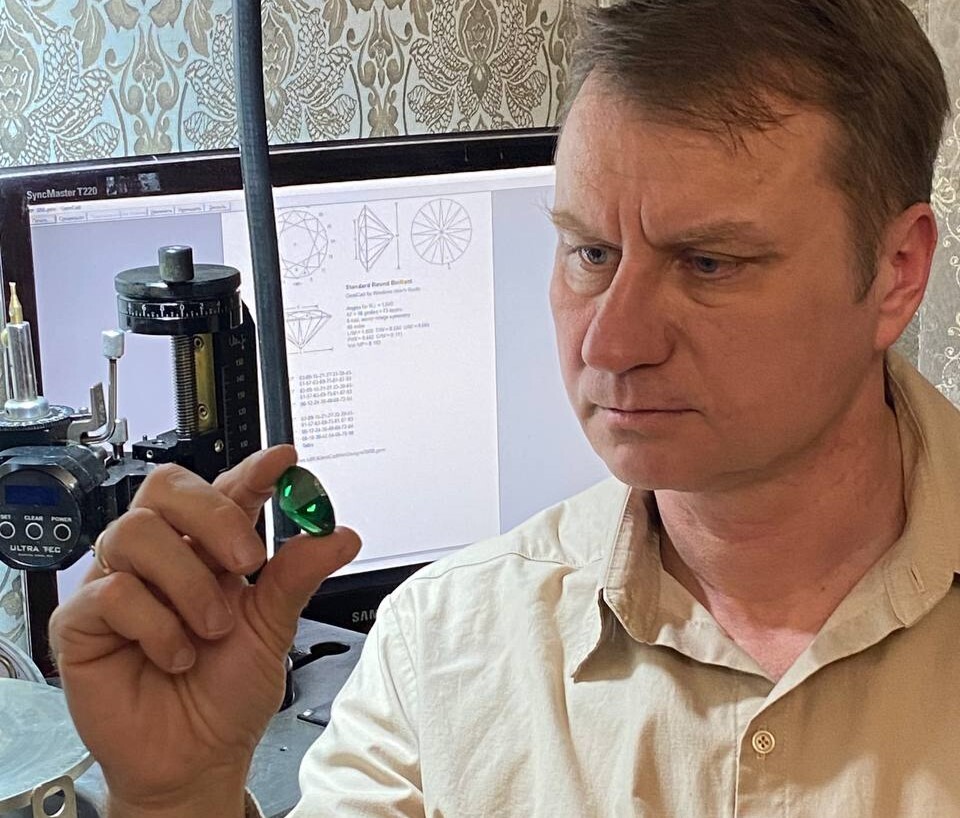 Тюменский ювелир Игорь Логвинов: «У каждой женщины должна быть коллекция украшений»