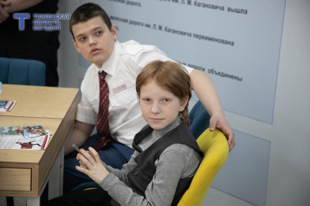 Почти 1,9 тысячи временных рабочих мест создали для тюменских подростков с начала 2026 года