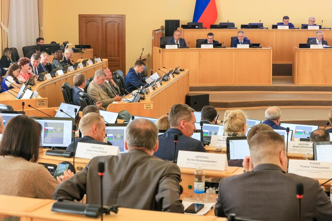 Выборы, земля и профицитный бюджет. Что обсуждали в Тюменской областной Думе