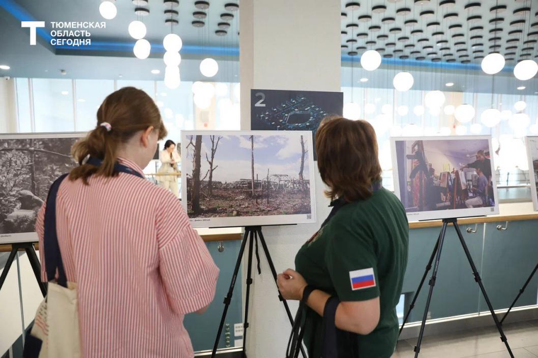 Фотовыставка «Жизнь Zа СВОих» открыта на форуме «Патриоты России»