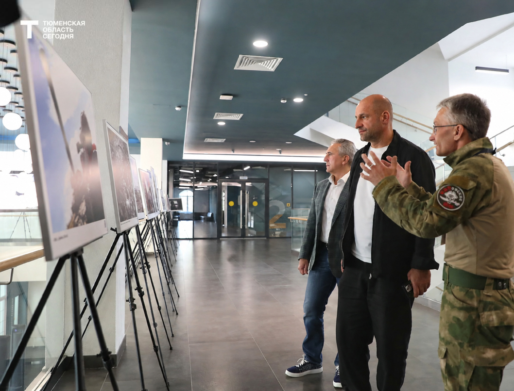 Фотовыставка «Жизнь Zа СВОих» открыта на форуме «Патриоты России»