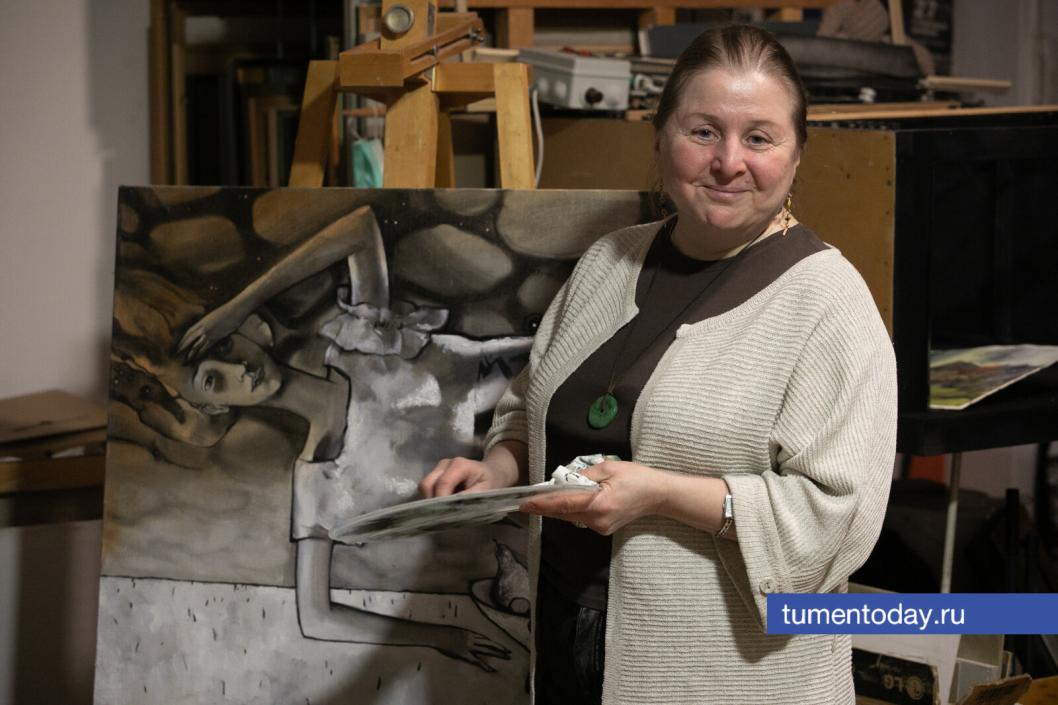 Между Тобольском и Тюменью: художница Ольга Трофимова – о детстве без садика, театре как «заводе» и новой выставке