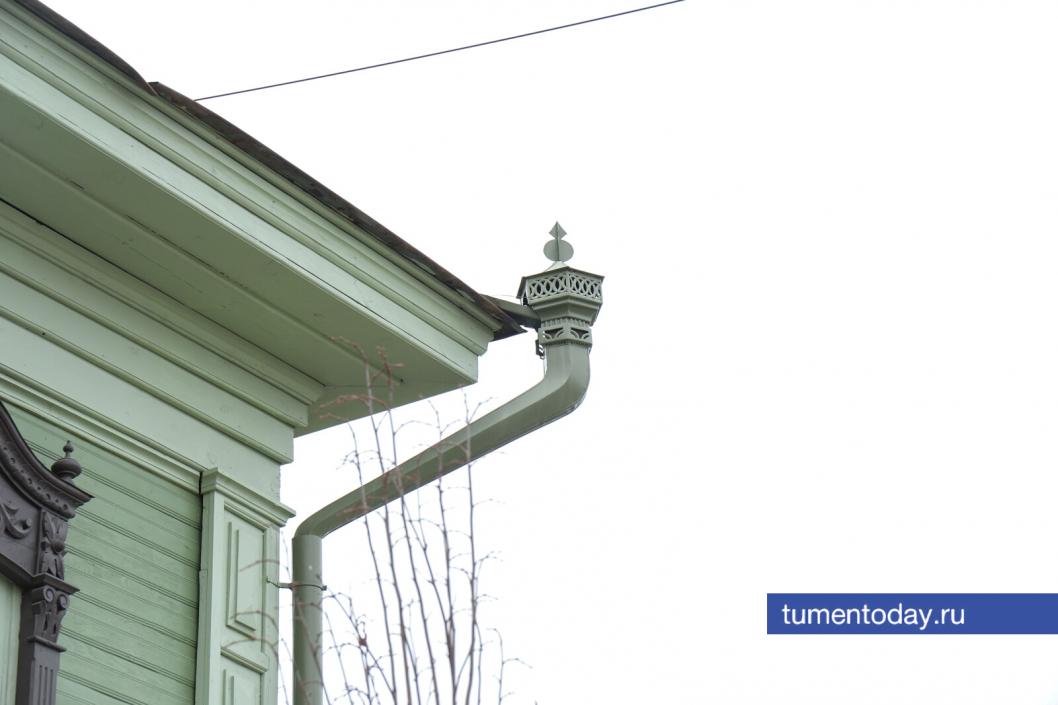 Фото Екатерины Христозовой |Воронка – элемент системы водоотведения, который собирает дождевую и талую воду с крыши и направляет ее в водосточную трубу.