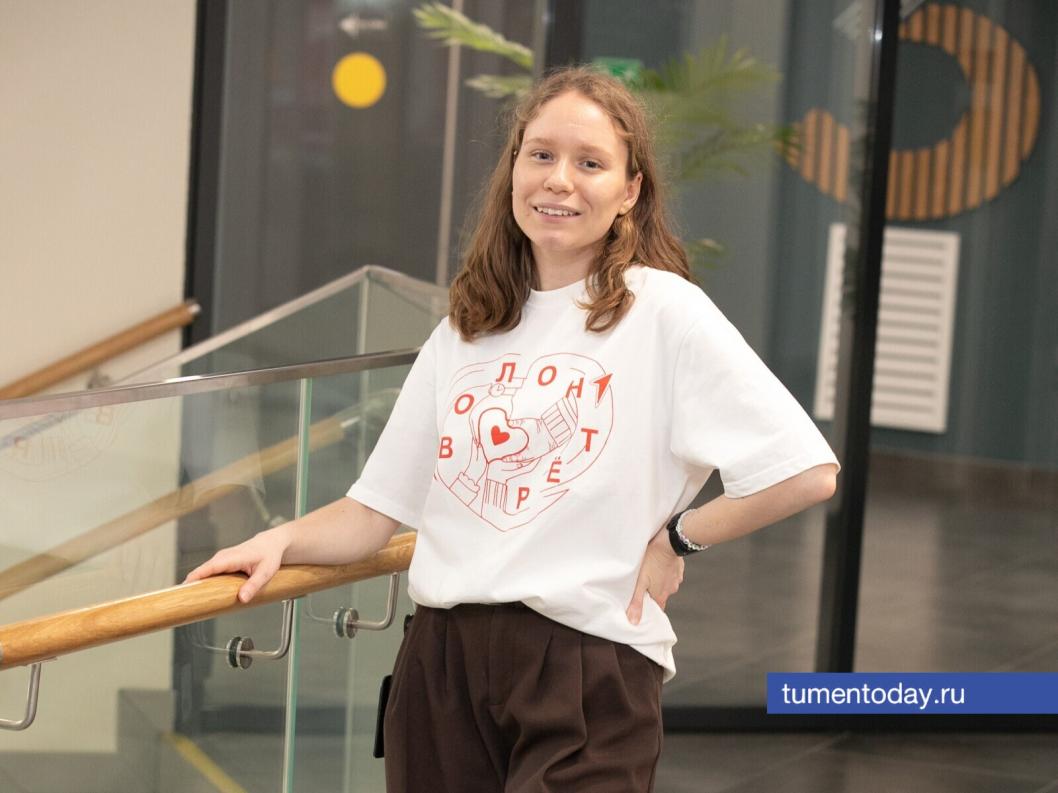 «Устаю, конечно»: как живет и работает тюменский волонтер, которую отметили медалью президента