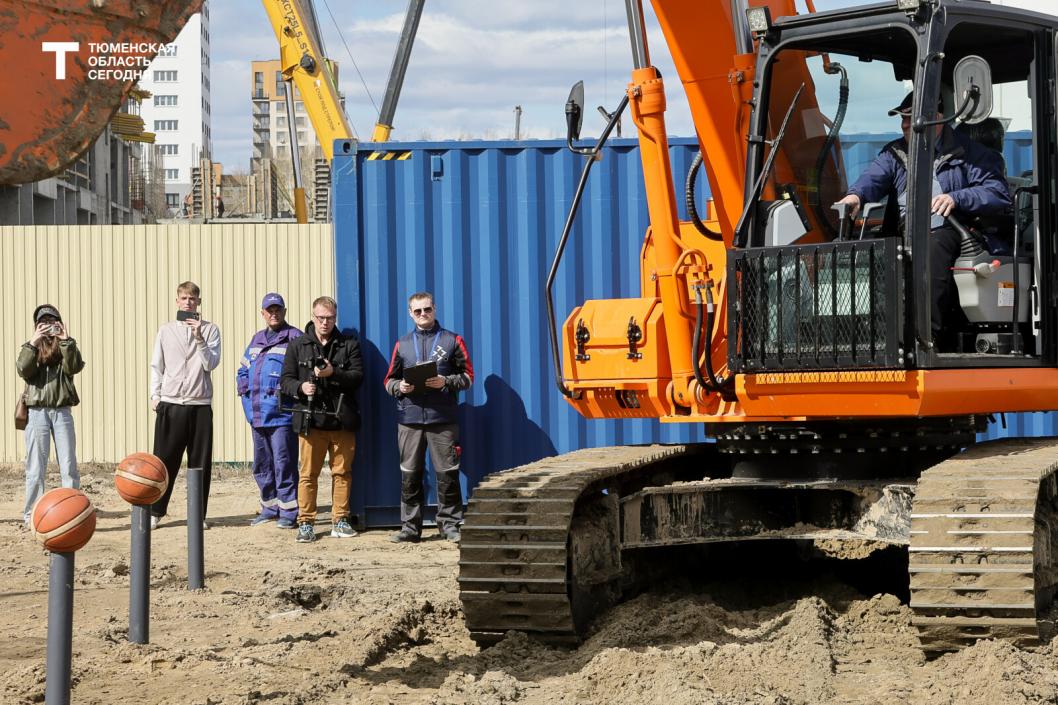 Мастерство, опыт и патриотизм: как прошел конкурс «Лучший по профессии» в Тюменской области