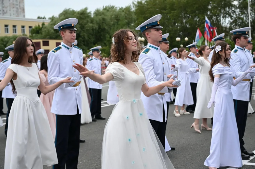 Фото из канала Фуата Сайфитдинова в МАКСе, автор неизвестен