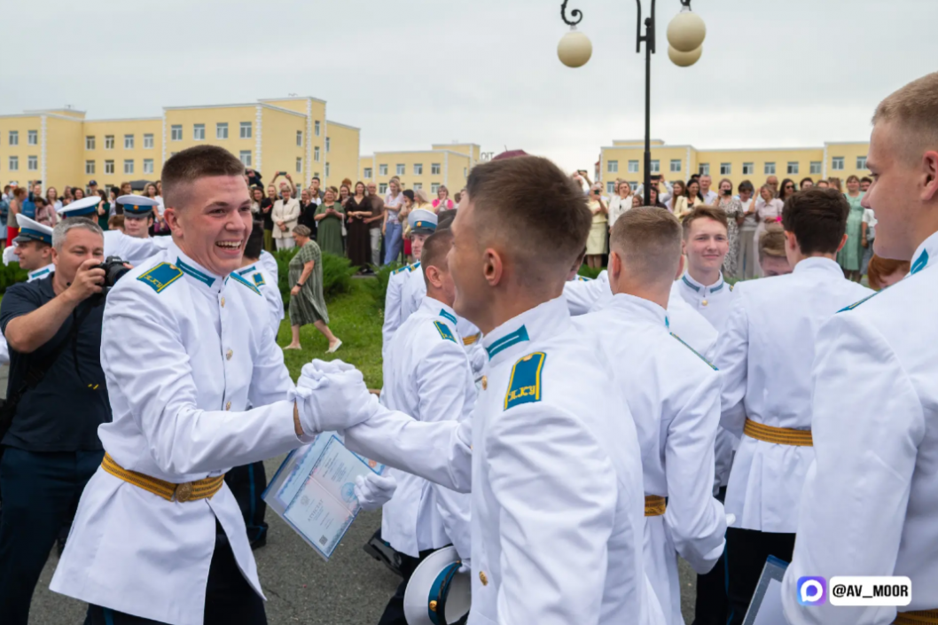 Фото из канала Александра Моора в МАКС, автор неизвестен