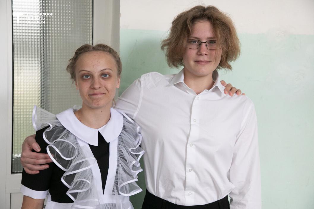 Скоро взрослая жизнь: одиннадцатиклассники Тюмени встретили новый учебный год