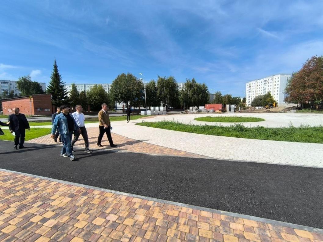 Работы по благоустройству сквера «Спортивный» в Тобольске. Фото департамента ЖКХ Тюмнской области 