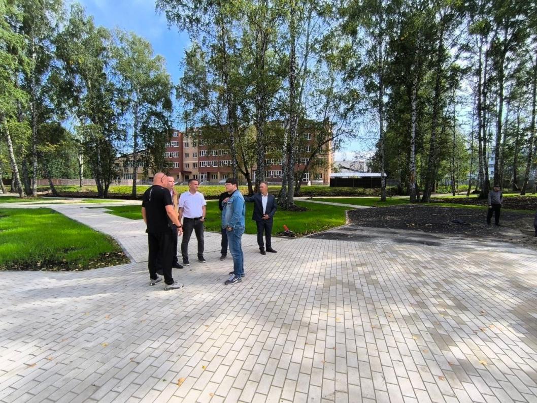 Работы по благоустройству сквера «Спортивный» в Тобольске. Фото департамента ЖКХ Тюмнской области 