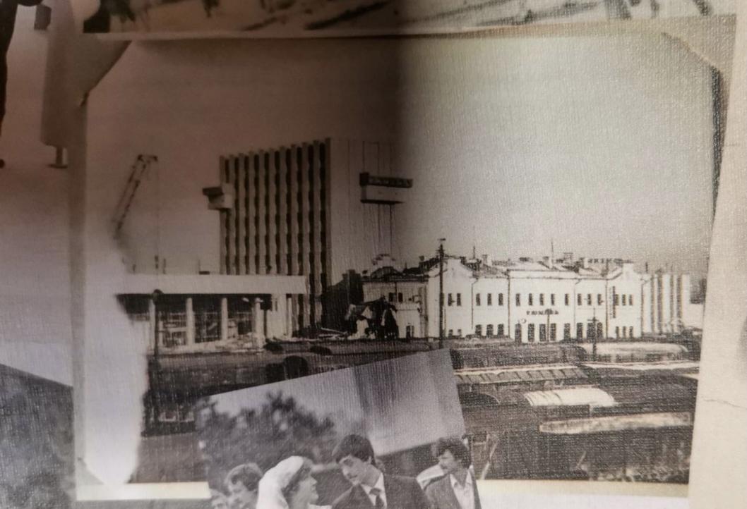 Строительство нового железнодорожного вокзала. Снимок из архива Станислава Сурина-Левицкого