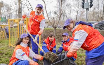 В преддверии Дня Победы волонтеры АО «Транснефть – Сибирь» приняли участие в субботнике