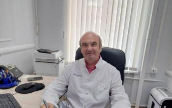 «Ни дня не пожалел»: врач-нарколог Владимир Пушкарев – о 44 годах работы, пациентах и награде президента