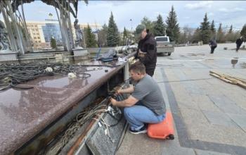 Фонтан «Времена года» на Цветном бульваре Тюмени готовят к летнему сезону
