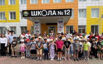 В Ишиме полицейские провели «Зарядку со стражем порядка» для детей