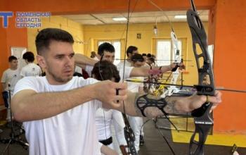 Тюменские ветераны СВО участвуют в региональных соревнованиях по стрельбе из лука