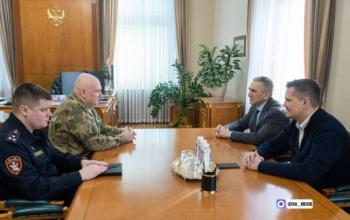 Александр Моор обсудил совместную работу с командующим Росгвардией по Уралу