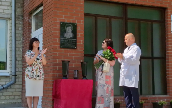 В Заводоуковске увековечили память легендарного главврача Екатерины Панасенко