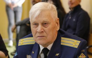 Легендарный летчик из Тюмени Владимир Шарпатов пригласил всех желающих на выставку «Россия»