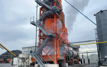 Первый асфальтобетонный завод начал работу в Тюмени