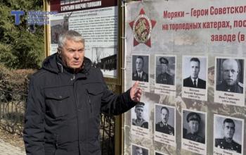 В Тюмени на улице Республики открыли баннер, посвященный 24 Героям Советского Союза – морякам