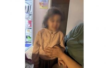 В Тюмени ночью на детской площадке нашли плачущего ребенка