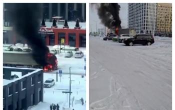 Возле многоквартирного дома в Тюмени загорелась фура