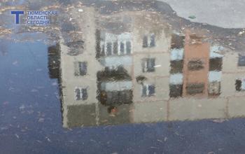 Козырек рухнул, ремонт ускорят: что известно о доме № 20 на улице Газовиков