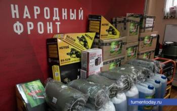 Автомобиль с гумпомощью от земляков передали участнику СВО из Заводоуковска