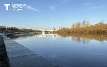 В Тюмени набережная снова ушла под воду