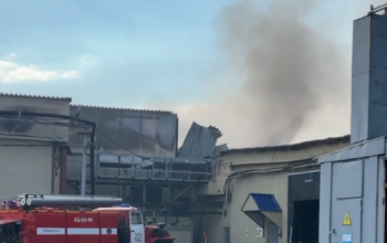 Пожар в производственном цехе Ишима локализован на площади 950 квадратов