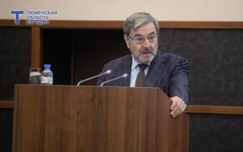 В Тюмени прошло заседание комитета по госстроительству с участием палат Ямала и Югры