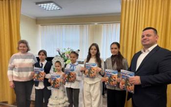 Луганские школьники получили подарки от тюменских непосед