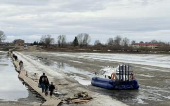 В Тобольске из-за подъема воды запускают в работу суда на воздушной подушке