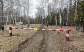 В Тюменской области установили шлагбаумы на въездах в леса
