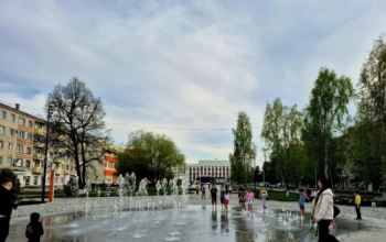 В Заводоуковске заработал сухой фонтан на Центральной площади