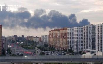 Тюменцы делятся снимками черного дыма в районе Зареки