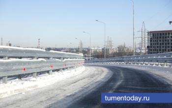 Под Уватом столкнулись два большегруза, есть пострадавшие