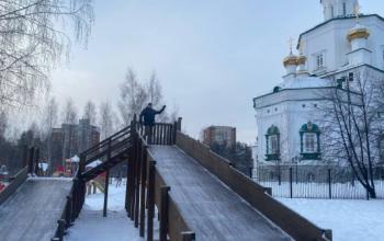 Зимние горки в Восточном округе Тюмени прошли проверку