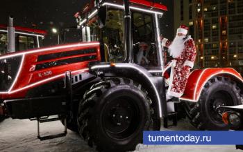 В Тюмени прошел первый день новогоднего парада тракторов: фотогалерея