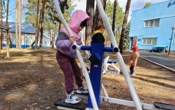 В тюменском «Роднике» весеннее солнце помогает реабилитации детей