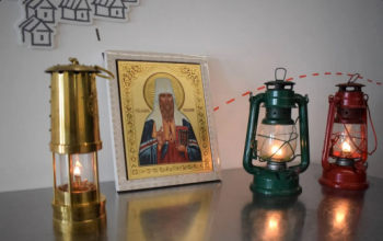 В Тобольск доставили Благодатный огонь из Иерусалима