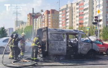 На Монтажников в Тюмени сгорела «Газель»