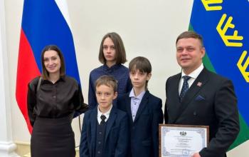 Восемь тюменцев награждены за трудовые успехи по поручению президента РФ