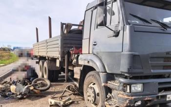 В Армизонском округе в ДТП с КамАЗом погибли водитель и пассажир мотоцикла