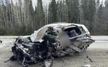 Водитель кроссовера погиб после удара с фурой на трассе Тюмень – Ханты-Мансийск