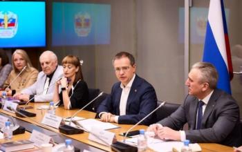 «Найти золотую середину»: подробности встречи с Владимиром Мединским в Тюмени