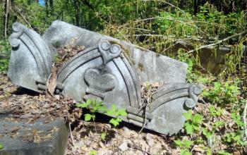 Тюменцы побывали на необычной экскурсии по Текутьевскому кладбищу